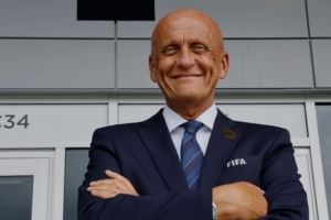 科里纳:世俱杯裁判佩戴摄像机广受好评,提升娱乐感解释更多细节