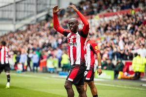 天空:维萨明确表示不随布伦特福德训练,他希望纽卡能完成交易