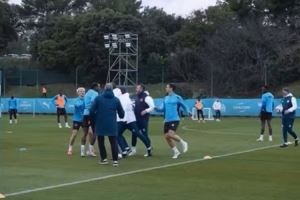 马赛发布上赛季纪录片,回顾主帅德泽尔比与球员科内的训练场冲突