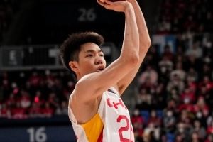 效果不错!朱俊龙半场仅1次出手 得4分1板2助&正负值为+17