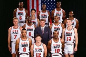 真的强!1992年的今天:美国男篮梦一队8战没叫过暂停+全胜夺冠