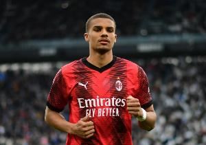 纽卡新援终于来了!罗马诺:佳夫现在正从米兰直飞纽卡斯尔✈️