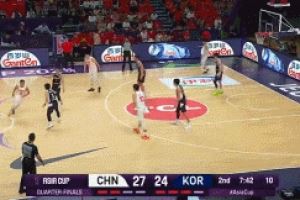 突施冷箭!朱俊龙埋伏底角飚进三分 将分差拉到6分打停韩国