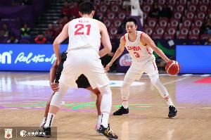 媒体人:赵睿/胡金秋/胡明轩是这些年轻球员最好的信念与支柱