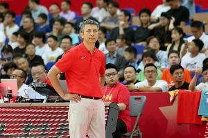 今天就差一点!郭士强两次带中国男篮杀进亚洲杯决赛 两次均亚军