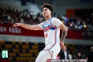 媒体人:北京有三个顶薪用C类合同拿下赵睿 有钱真的能为所欲为啊