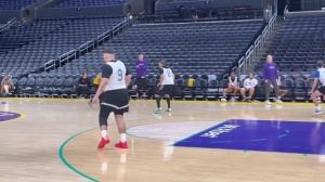 什么水平?WNBA火花队的男陪练:胖子射手+秃头后卫