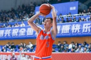 晋江经济报:李江淮新赛季是球员兼任福建队助理教练