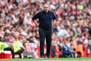 鲁尼:刚执教几场就要解雇澳波的传闻很荒唐,我希望他能获得时间