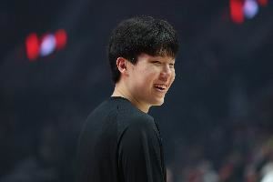 媒体人:开拓者对杨瀚森的调整有成效 希望看到技术上有更多进步