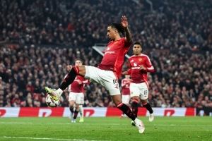 曼联社媒鼓励约罗:约罗是今年欧洲金童奖25位候选之一!👏🔴