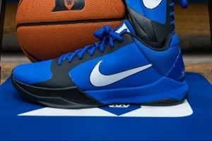  牌面拉满！杜克大学女篮官方晒出校队专属配色的Kobe 5 PE