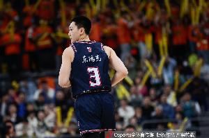 去年今日:胡明轩7记三分爆砍生涯新高40分 另送9助0失误率队止颓