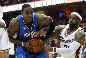  霍华德：怀念以前的NBA 现在都是三分和罚球 想看劲爆的扣篮