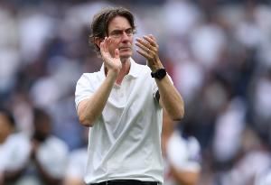  弗兰克：输球总是令人失望，今天两队势均力敌，裁判出现了错误