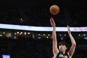  次节里斯登场！杨瀚森首节出战不到4分钟&次节未登场 1中1得2分