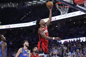  三双在望！阿门首节3中2拿到5分4板4助 正负值+12