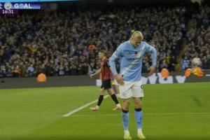  1米95高佬！哈兰德高速单刀后上演机器人庆祝🤖