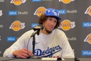  海斯谈道奇夺冠：我以前是辛辛那提红人的球迷 现在是道奇球迷了