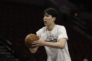  杨瀚森虽被开拓者召回但仍无登场机会 类似情况日后将会经常出现