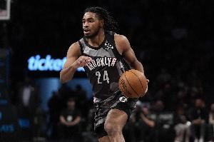  篮网官方：卡梅隆·托马斯因左腿筋紧张提前退赛 本场不会回归