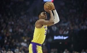  迷失！八村今天运动战9中3 本赛季首次运动战命中率低于5成