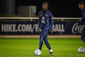  记者：卡马文加腿筋不适，能否出战乌克兰存疑