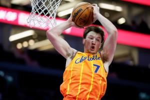  新秀榜：克尼佩尔居首 科沃德次席 弗拉格第3 命中率81.2%悍将第4