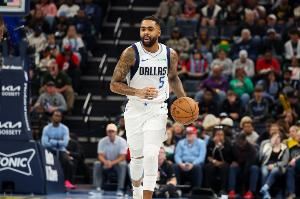  侠媒：拉塞尔在训练时的态度和防守端的懒散惹怒了不少队友